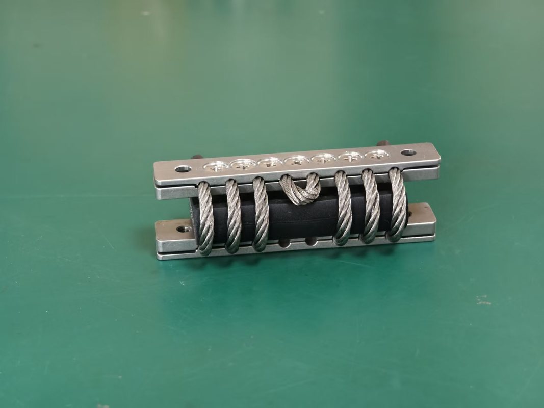 স্থিতিশীল অপারেশনের জন্য ভালো তাপীয় শক প্রতিরোধ এবং সর্ব-ধাতু কাঠামো সহ কাস্টমাইজযোগ্য GX-60A(N) তারের দড়ি কম্পন নিরোধক